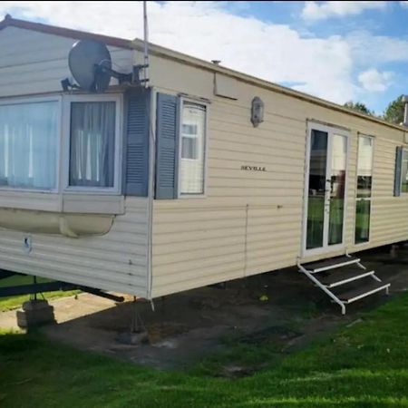 2 Bedroom Caravan With Sea Views Eastchurch Exteriör bild
