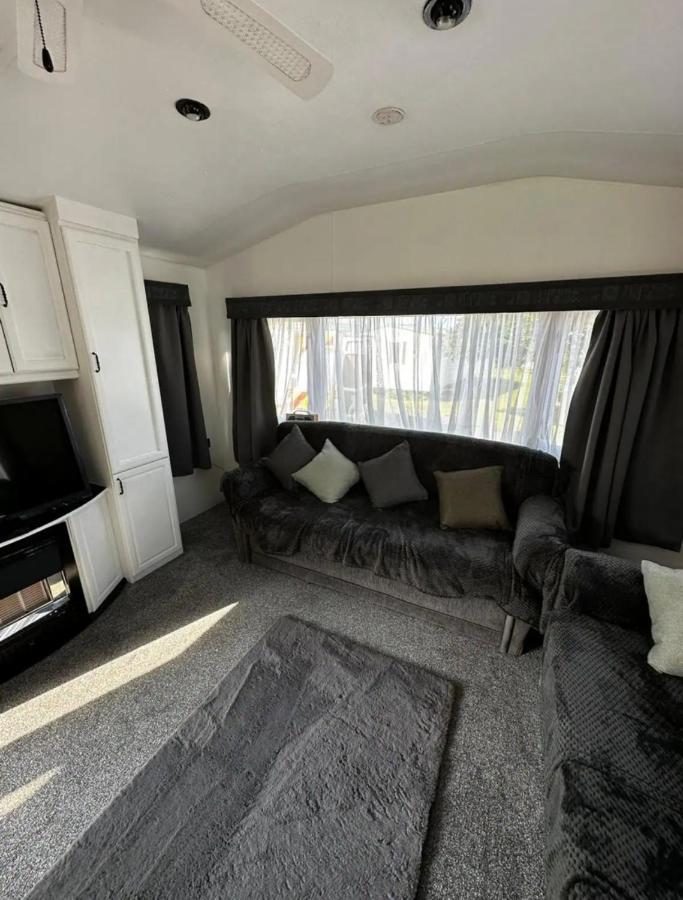 2 Bedroom Caravan With Sea Views Eastchurch Exteriör bild
